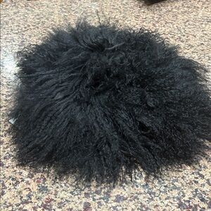 KARL DONOGHUE BLACK Mongolian LAMBSKIN FUR PILLBOX HAT.  Brand new with tags.